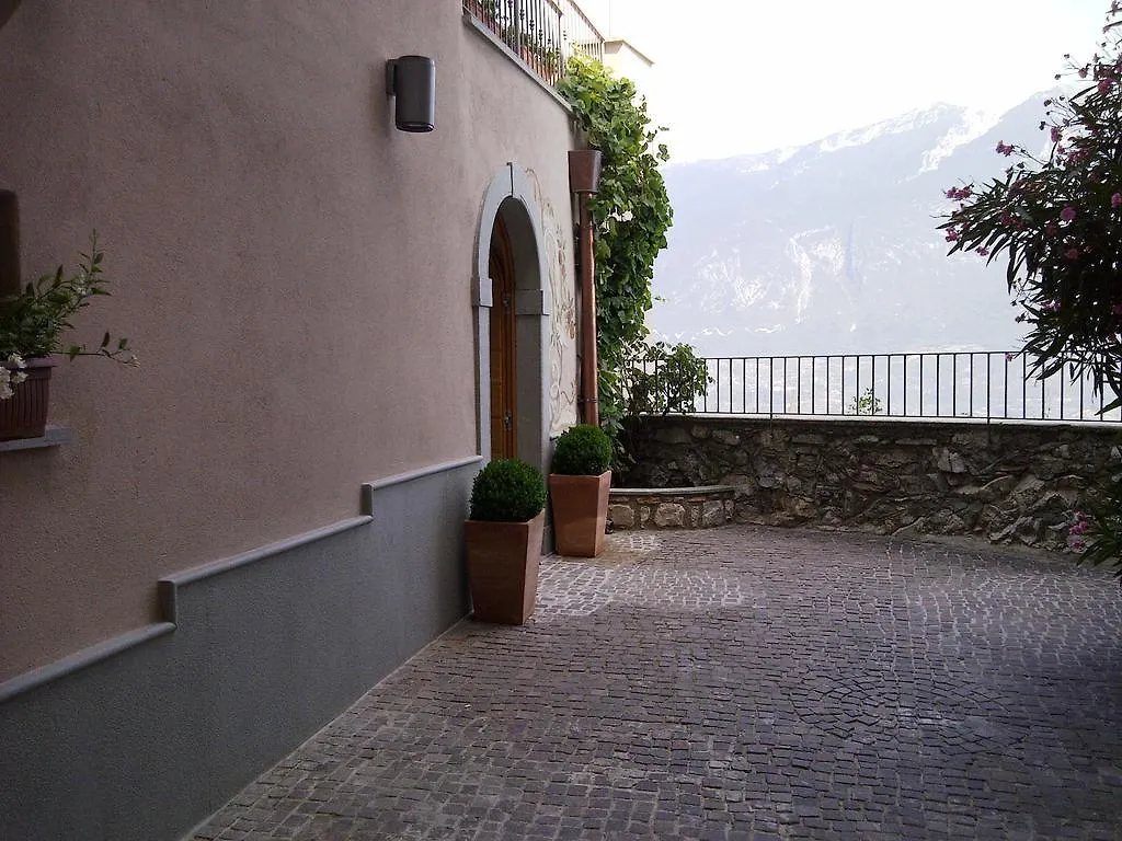 Locanda Al Castelletto Tremosine 3*,